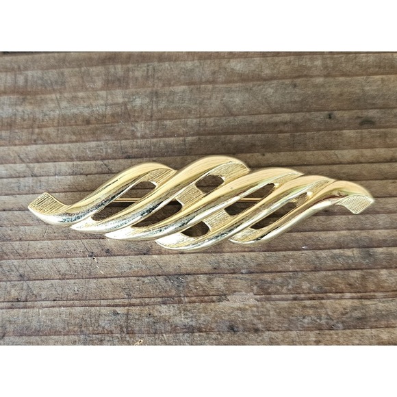 Monet Jewelry - Vintage 1980's Monet Gold Tone Abstract Modernist Brooch 3"